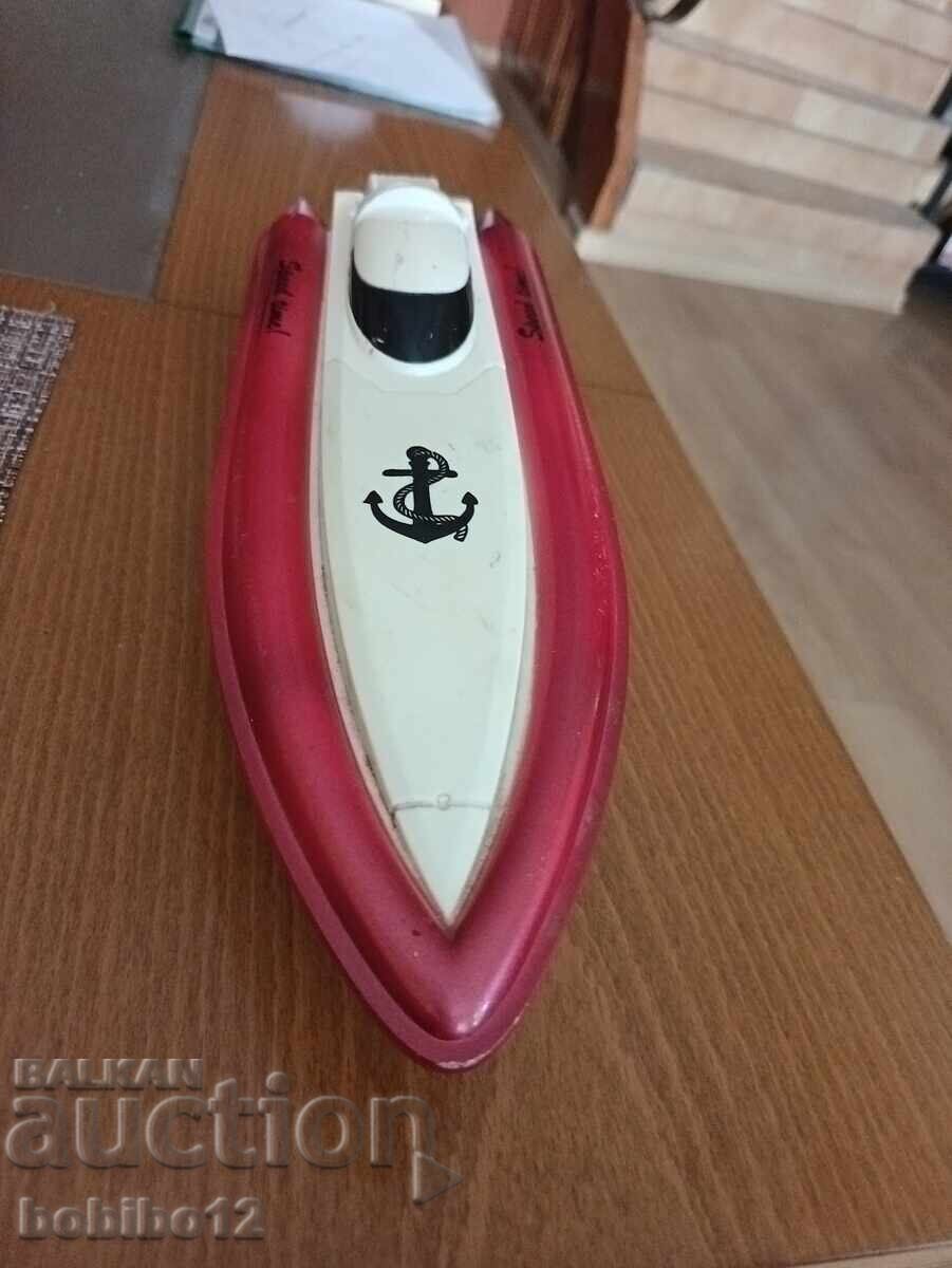 Delivery of Collector's Boat - 36cm