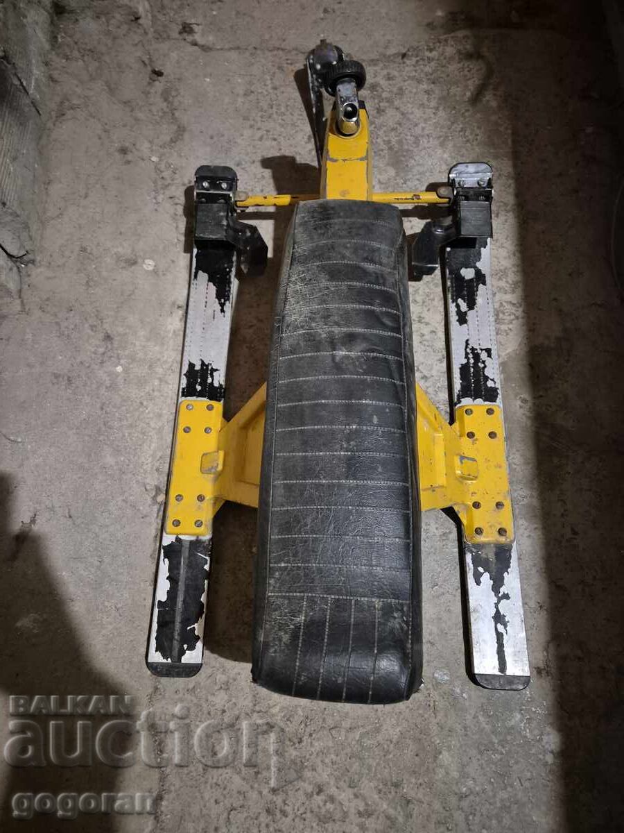 Auction Old Soviet Sleigh Chuk and Gek - 2 Auction Old Soviet Sleigh Chuk and Gek - 2