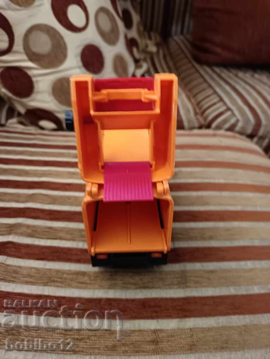 Детски камион -играчка за боклук с цена € 5.00 | 9.78 лв.