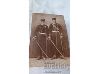 Снимка Двама старшини с извадени саби