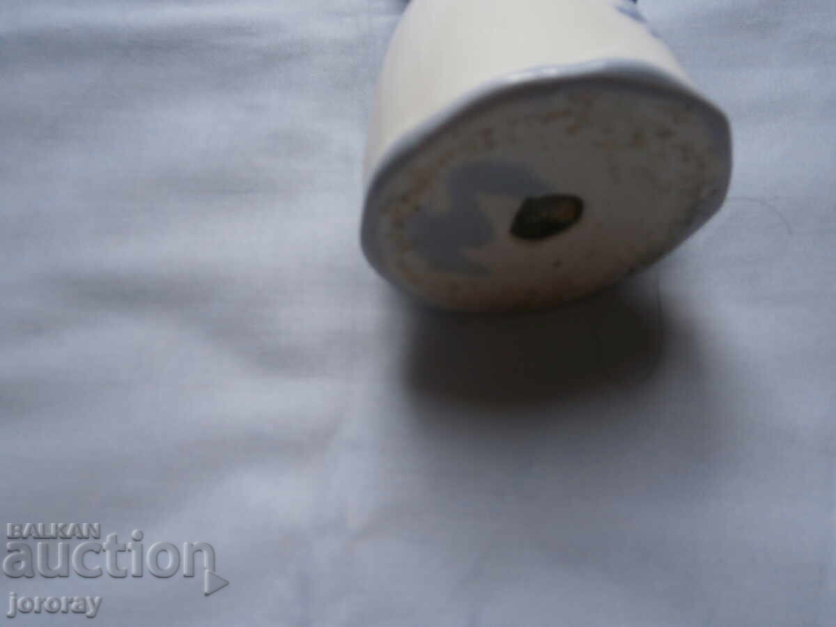 Auction Porcelain figure Auction Porcelain figure