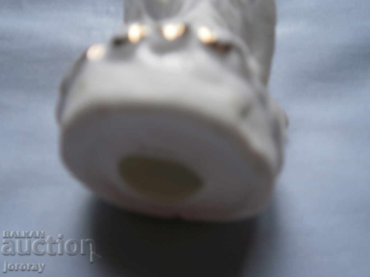 Auction Porcelain figure Auction Porcelain figure