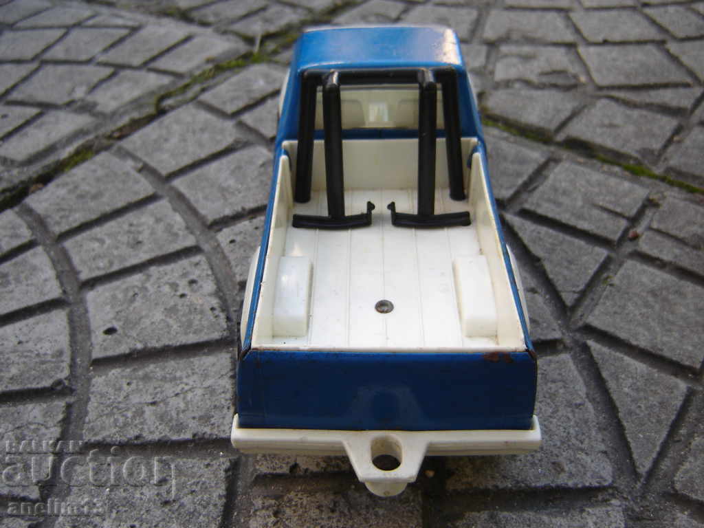 Livrarea VECHI CAMION TONKA DE JUCĂRIE DIN TABLA