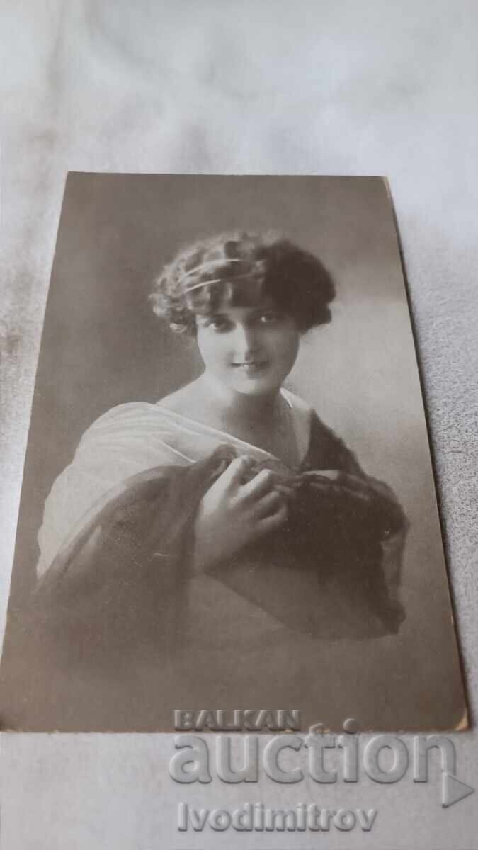 Carte poștală Fată tânără Carte poștală Fată tânără