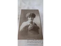 Пощенска картичка Младо момиче