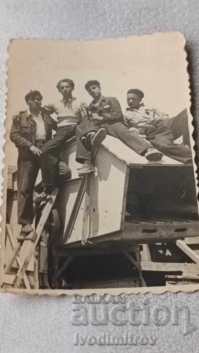 Photo Mezdra Four young men 1954