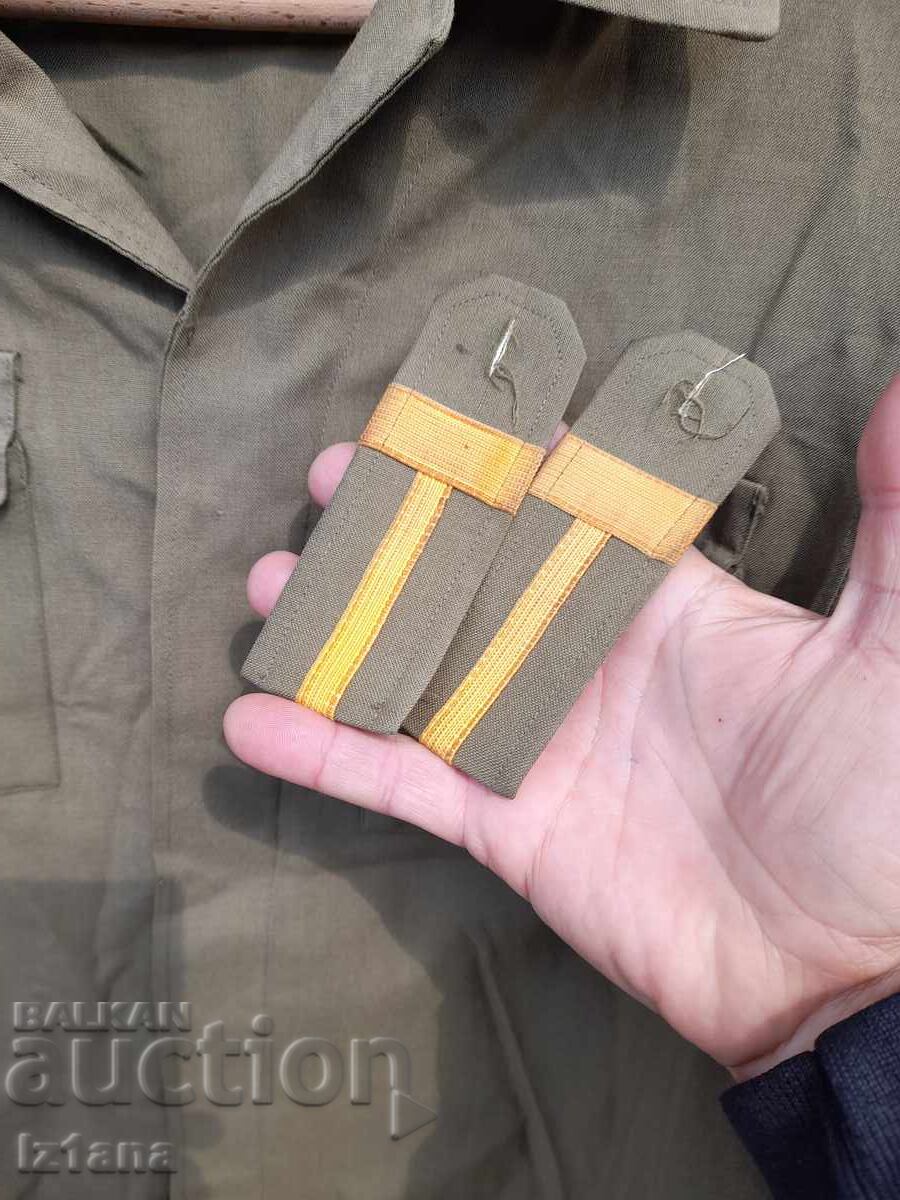 Παλιό στρατιωτικό πουκάμισο με τιμή 33.00 BGN | € 16.87