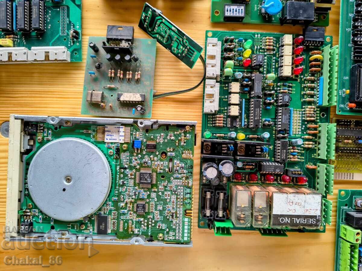 Παρτίδα ηλεκτρονικών απορριμμάτων! με τιμή 8.50 BGN | € 4.35 Παρτίδα ηλεκτρονικών απορριμμάτων! με τιμή 8.50 BGN | € 4.35