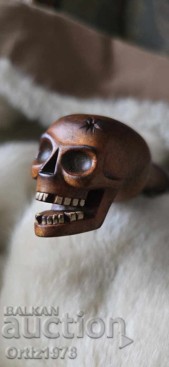 Sculptură în lemn perfectă, de autor – brichetă funcțională cu preț 130.00 BGN | € 66.47 Sculptură în lemn perfectă, de autor – brichetă funcțională cu preț 130.00 BGN | € 66.47