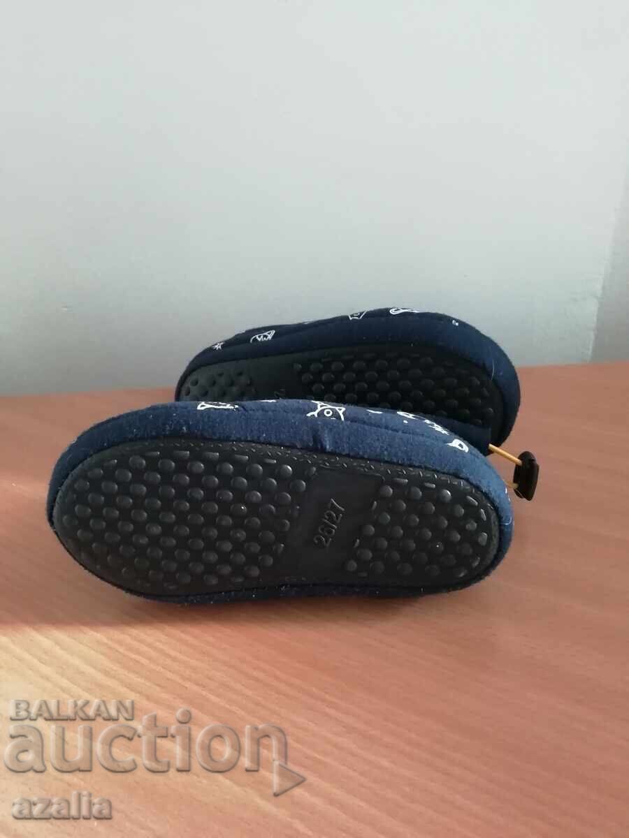 Delivery of Children's slippers size 26/27 Delivery of Children's slippers size 26/27