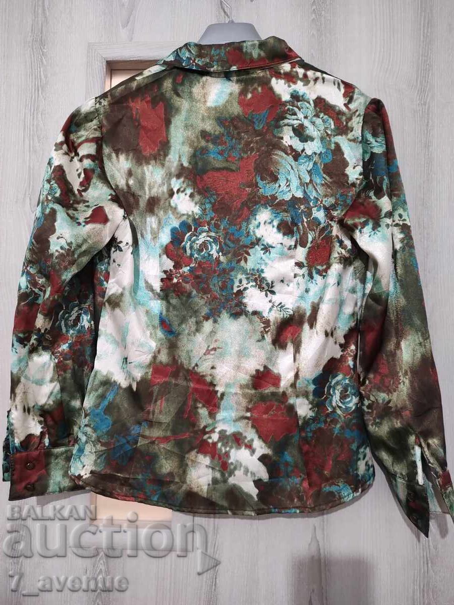 Livrarea Cămașă de damă, elegantă de marcă Vintage 18.10.25 Livrarea Cămașă de damă, elegantă de marcă Vintage 18.10.25