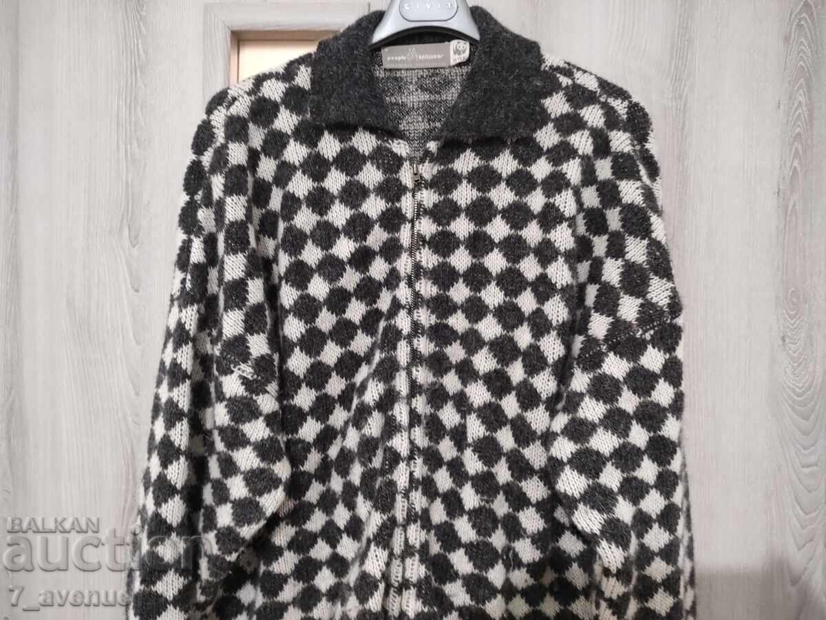 Auction  Women's Cardigan with Zipper, 100% New Wool 18.10.25