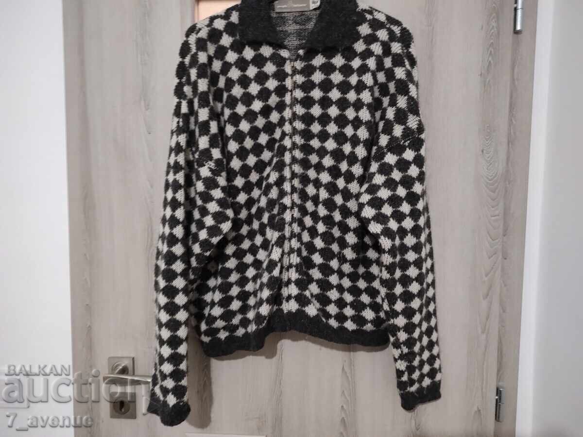 Delivery of Women's Cardigan with Zipper, 100% New Wool 18.10.25