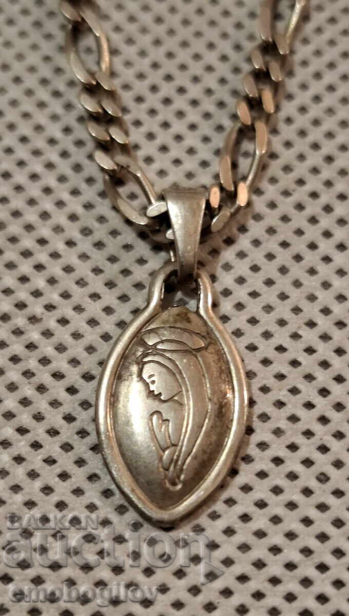 Ασημένια αλυσίδα με μενταγιόν με τιμή 46.00 BGN | € 23.52 Ασημένια αλυσίδα με μενταγιόν με τιμή 46.00 BGN | € 23.52