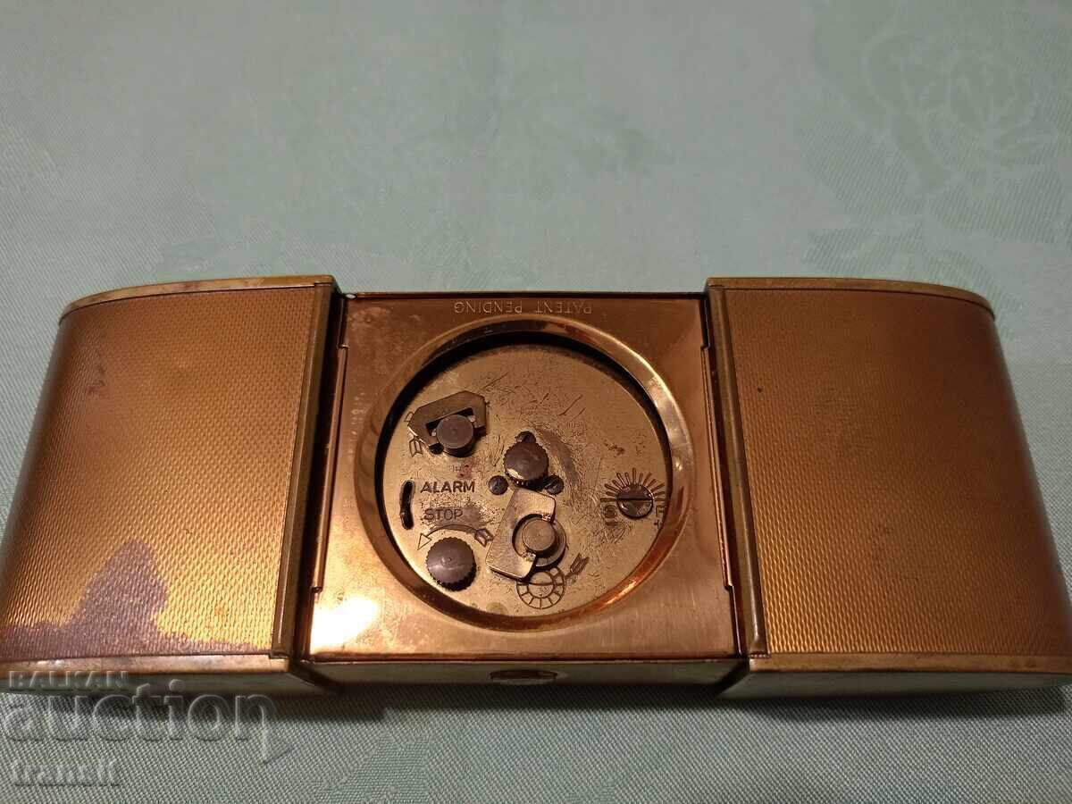 Επιτραπέζιο ρολόι Art Deco με τιμή € 20.45 | 40.00 BGN Επιτραπέζιο ρολόι Art Deco με τιμή € 20.45 | 40.00 BGN