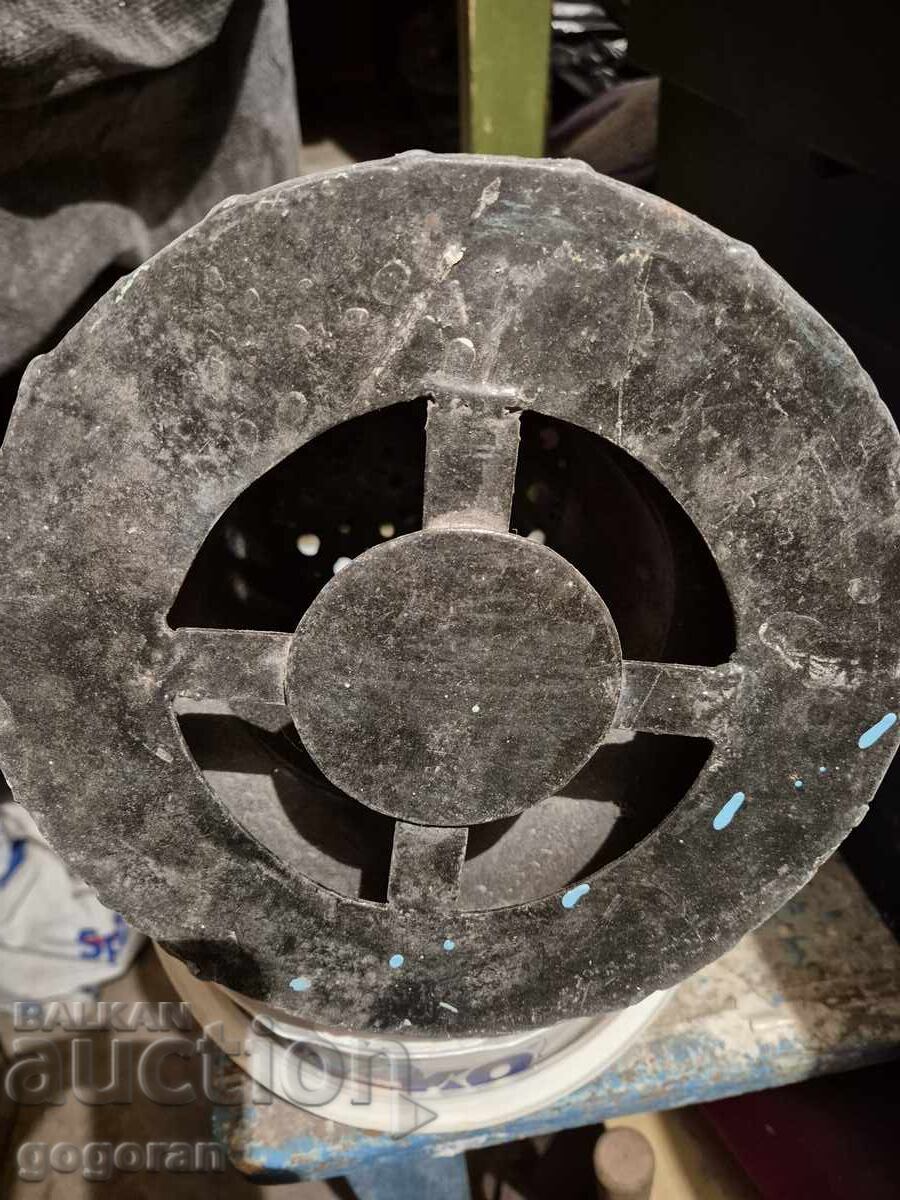 Old metal vent with price 3.00 BGN | € 1.53