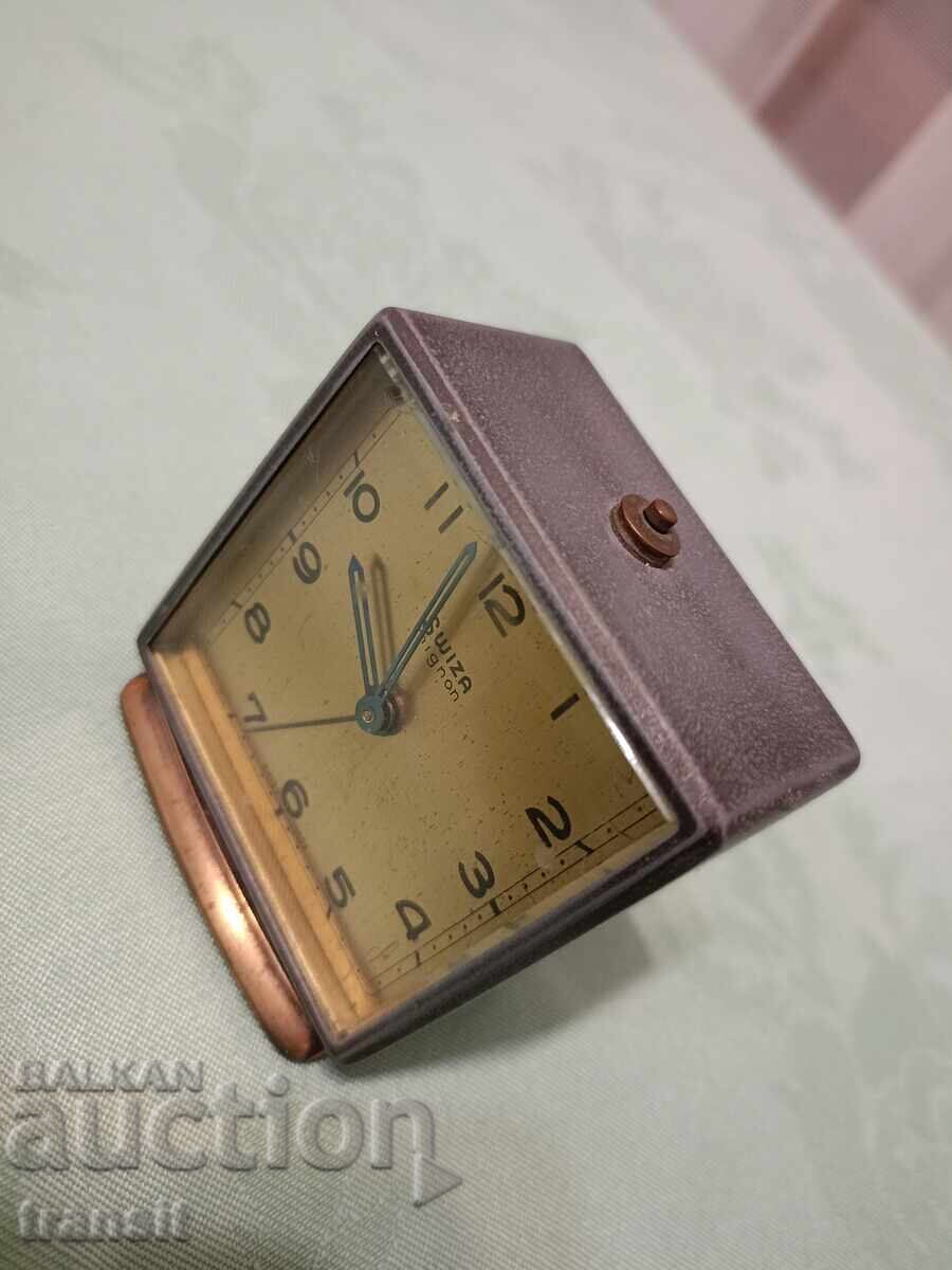 Ceas de masă Swiza cu preț 70.00 BGN | € 35.79
