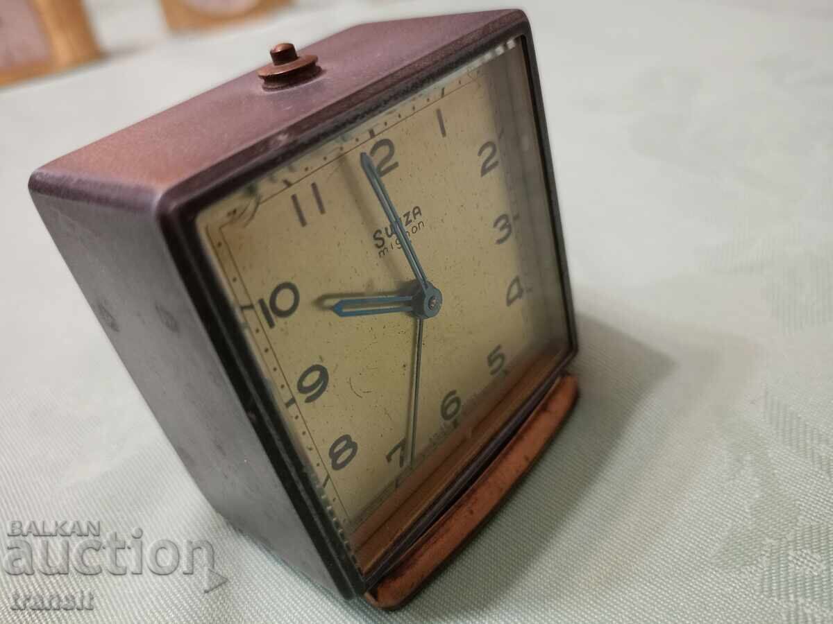 Livrarea Ceas de masă Swiza