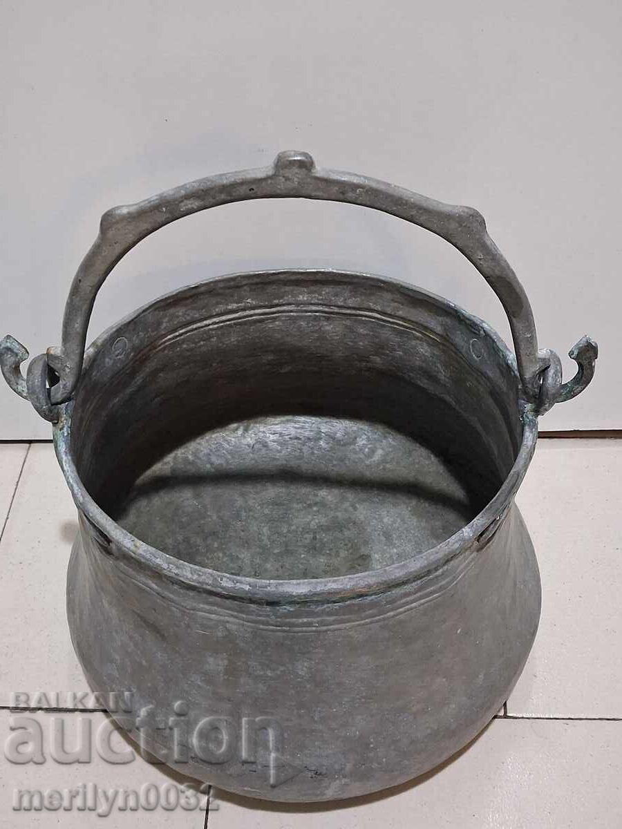 Παλιό καζάνι χάλκινο χάλκινο κονσερβοποιημένο νόμισμα με τιμή 99.00 BGN | € 50.62