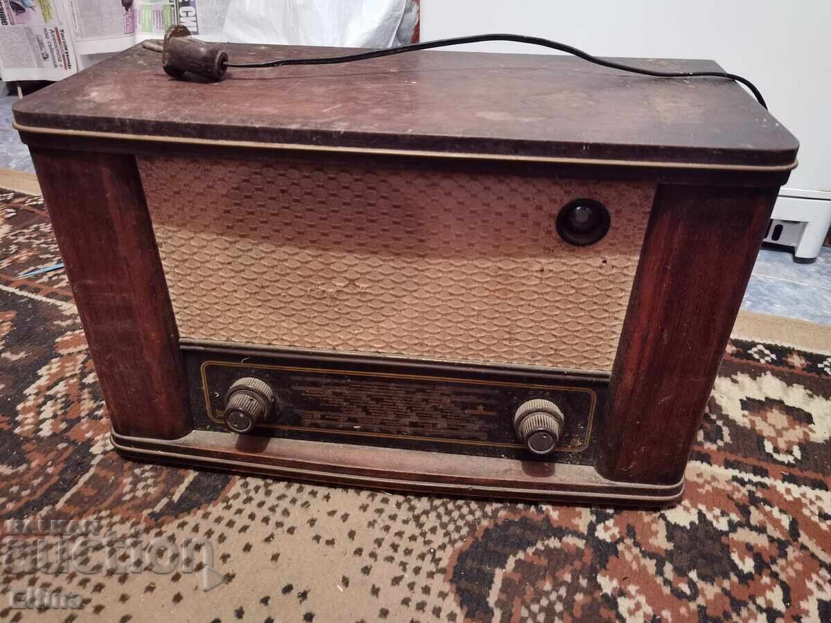 Old tube radio Hristo Botev, rare specimen