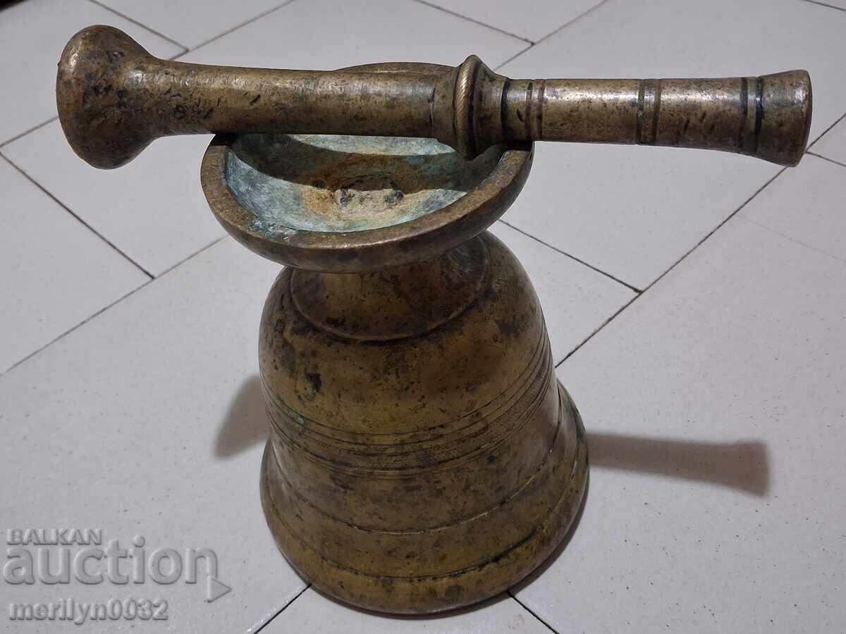 Χάλκινο γουδί με γουδοχέρι, σκεύος για σύνθλιψη, τέλη 19ου αιώνα με τιμή 125.00 BGN | € 63.91