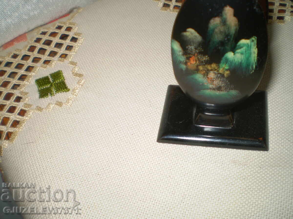 Παράδοση Βίντατζ μαύρο, λακαρισμένο, ψηλό βάθρο για σπίρτα Παράδοση Βίντατζ μαύρο, λακαρισμένο, ψηλό βάθρο για σπίρτα