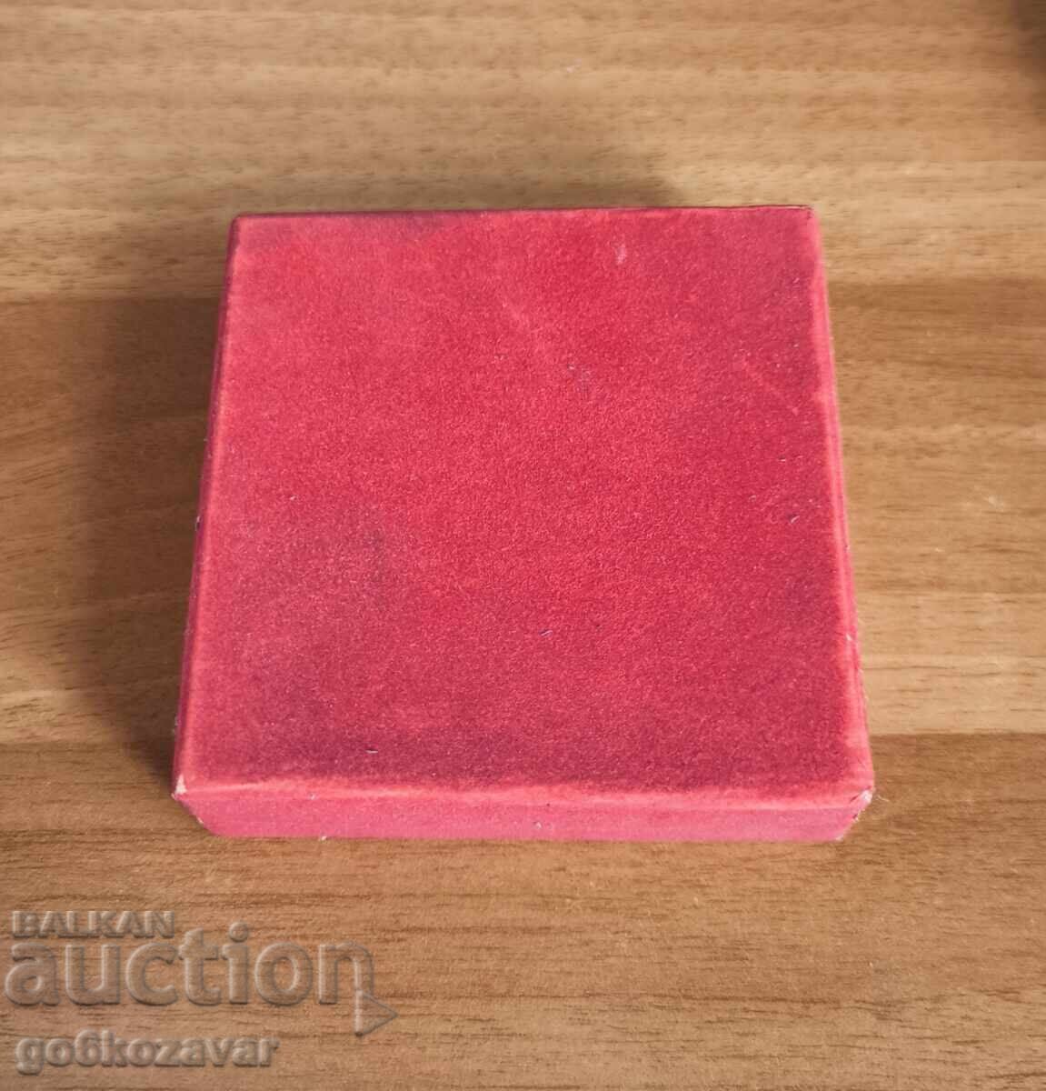 Δημοπρασία Μετάλλιο / πλακέτα - "50 χρόνια Στρατιωτική Ακαδημία Γ. Ρακόφσκι" Δημοπρασία Μετάλλιο / πλακέτα - "50 χρόνια Στρατιωτική Ακαδημία Γ. Ρακόφσκι"