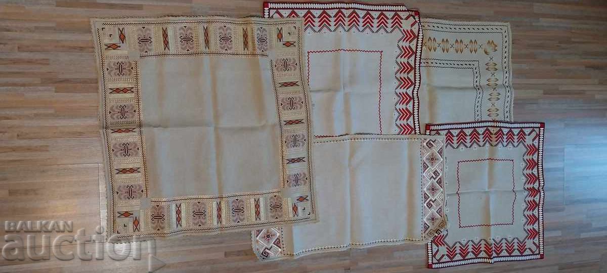 Стари карета и покривка с цена 20.00 лв. | € 10.23