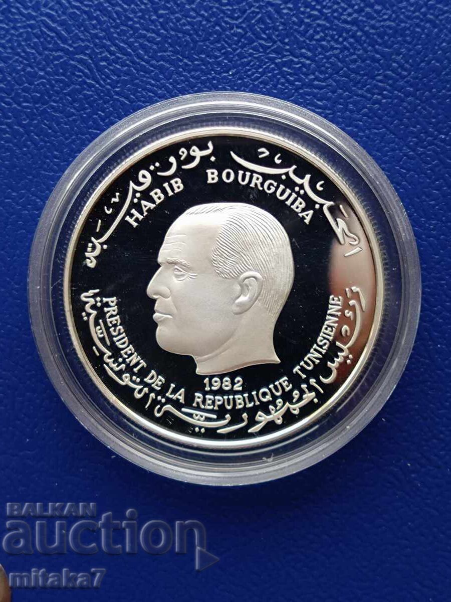 Auction 5 Dinars 1982, Tunisia Auction 5 Dinars 1982, Tunisia