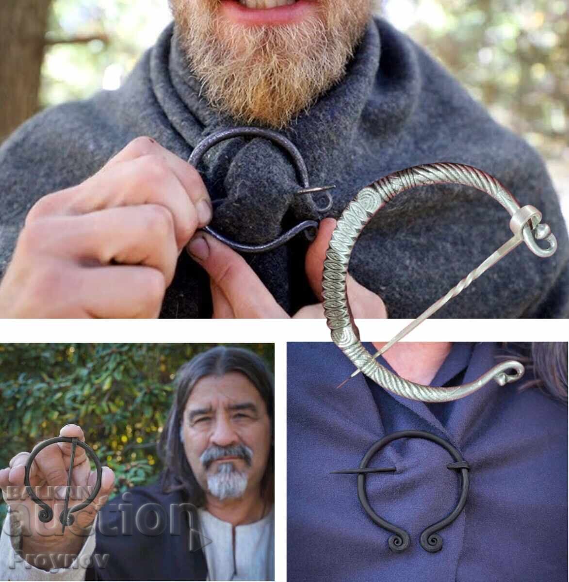 Licitație Fibula de luptă unică - Bijuterie fără egal Licitație Fibula de luptă unică - Bijuterie fără egal