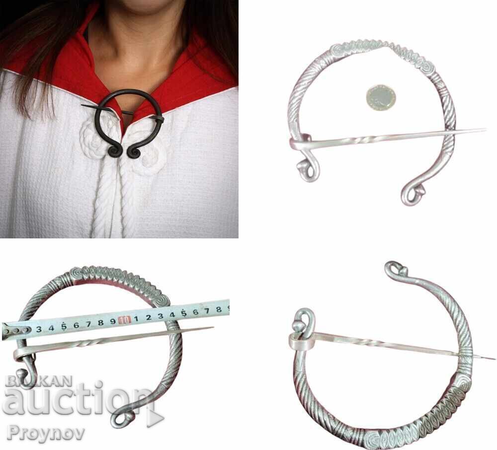 Unique battle fibula - Unparalleled jewelry