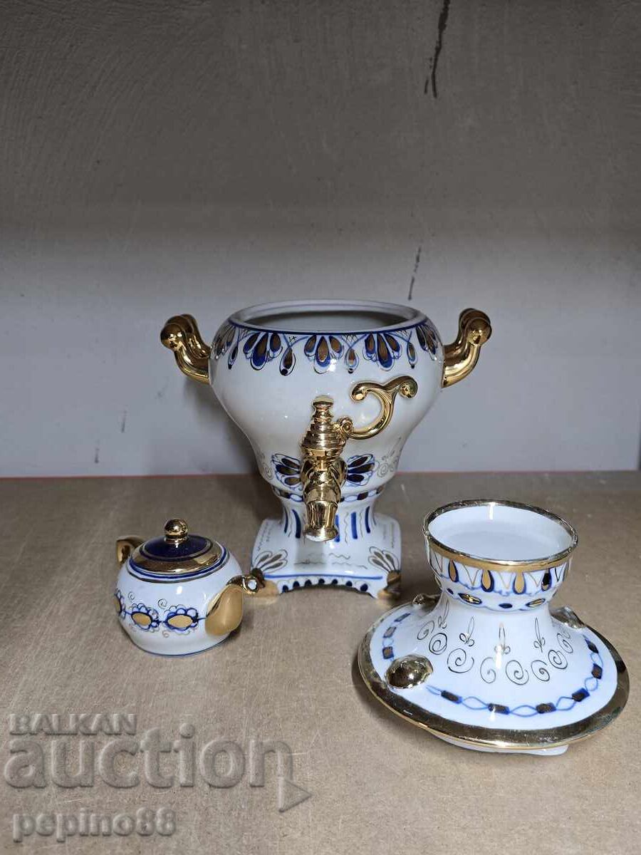 Auction B.Z.C. Russian Gzhel Porcelain Samovar Auction B.Z.C. Russian Gzhel Porcelain Samovar