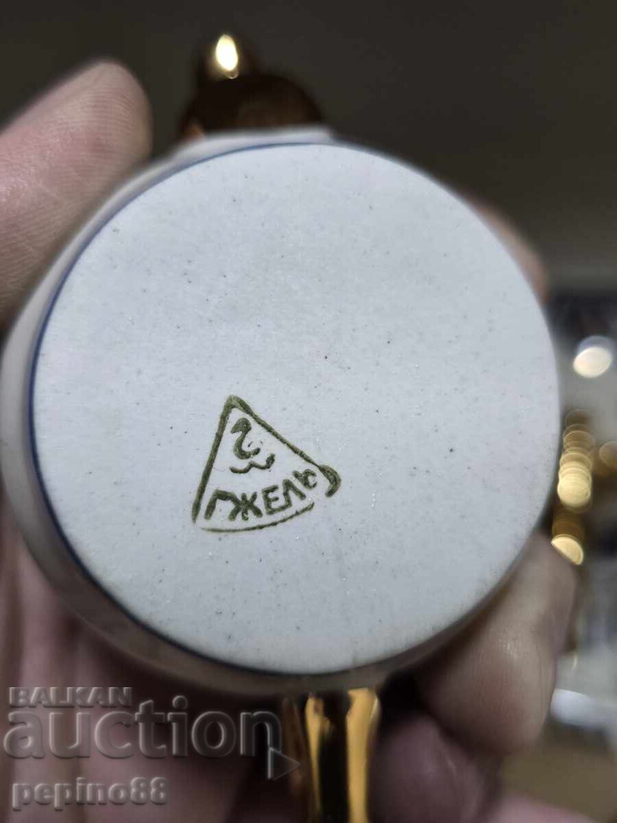 Delivery of B.Z.C. Russian Gzhel Porcelain Samovar Delivery of B.Z.C. Russian Gzhel Porcelain Samovar