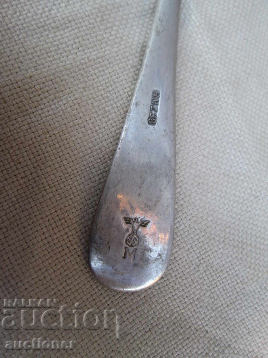 FURCULIȚĂ NAZISTĂ GERMANĂ GERMANIA KRIEGSMARINE cu preț 80.00 BGN | € 40.90 FURCULIȚĂ NAZISTĂ GERMANĂ GERMANIA KRIEGSMARINE cu preț 80.00 BGN | € 40.90