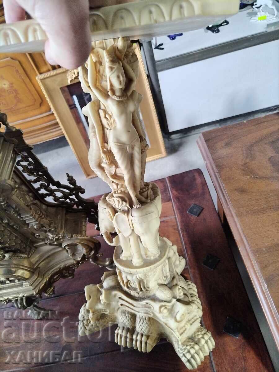 Auction A VERY BEAUTIFUL TABLE, DELIVERY Auction A VERY BEAUTIFUL TABLE, DELIVERY