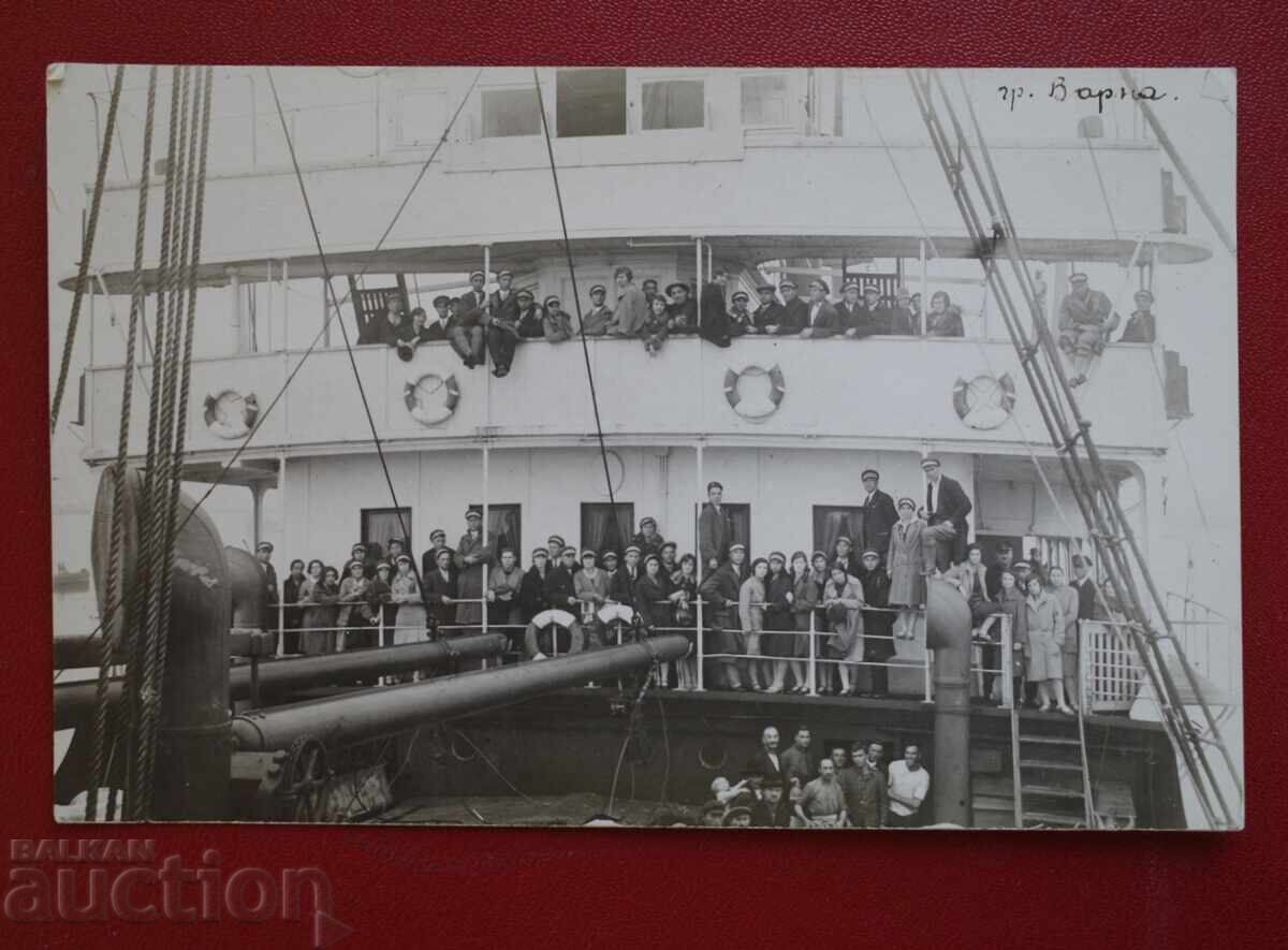 Βάρνα - Το Πλοίο Μπουργκάς