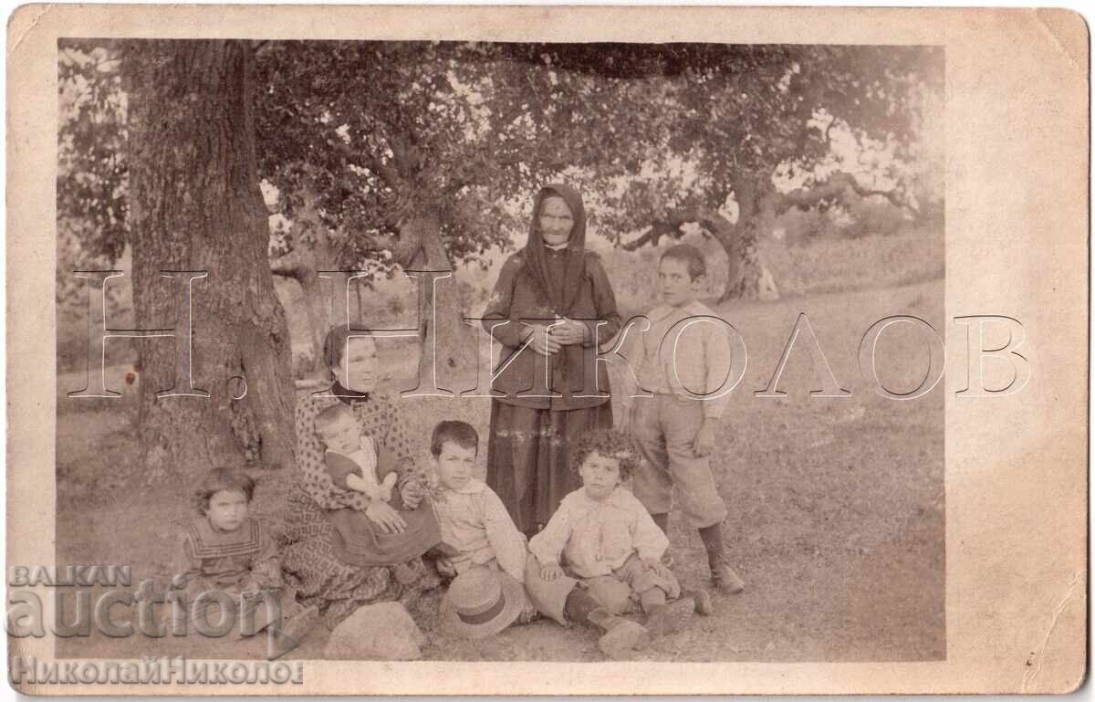 Photograph of Slavka Mileva, sister of St. Georgiev, artist E525