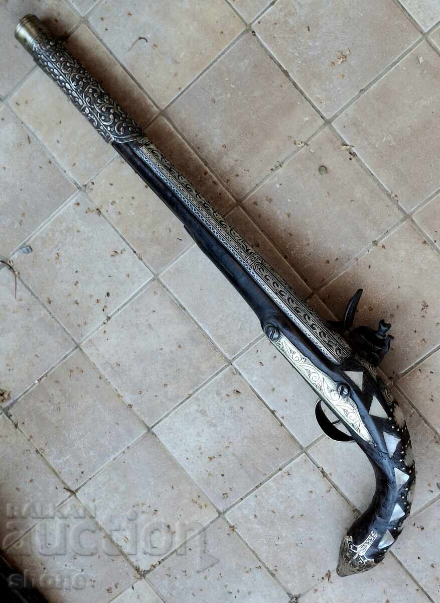 Auction Flintlock pistol, rifle, shishane (a type of rifle), boylia (a type of rifle), flintlock rifle Auction Flintlock pistol, rifle, shishane (a type of rifle), boylia (a type of rifle), flintlock rifle