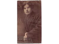 1914 FOTOGRAFIE VECHE PE HÂRTIE SUBȚIRE TÂNĂR ÎN STUDIO E532