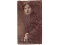 1914 FOTOGRAFIE VECHE PE HÂRTIE SUBȚIRE TÂNĂR ÎN STUDIO E532