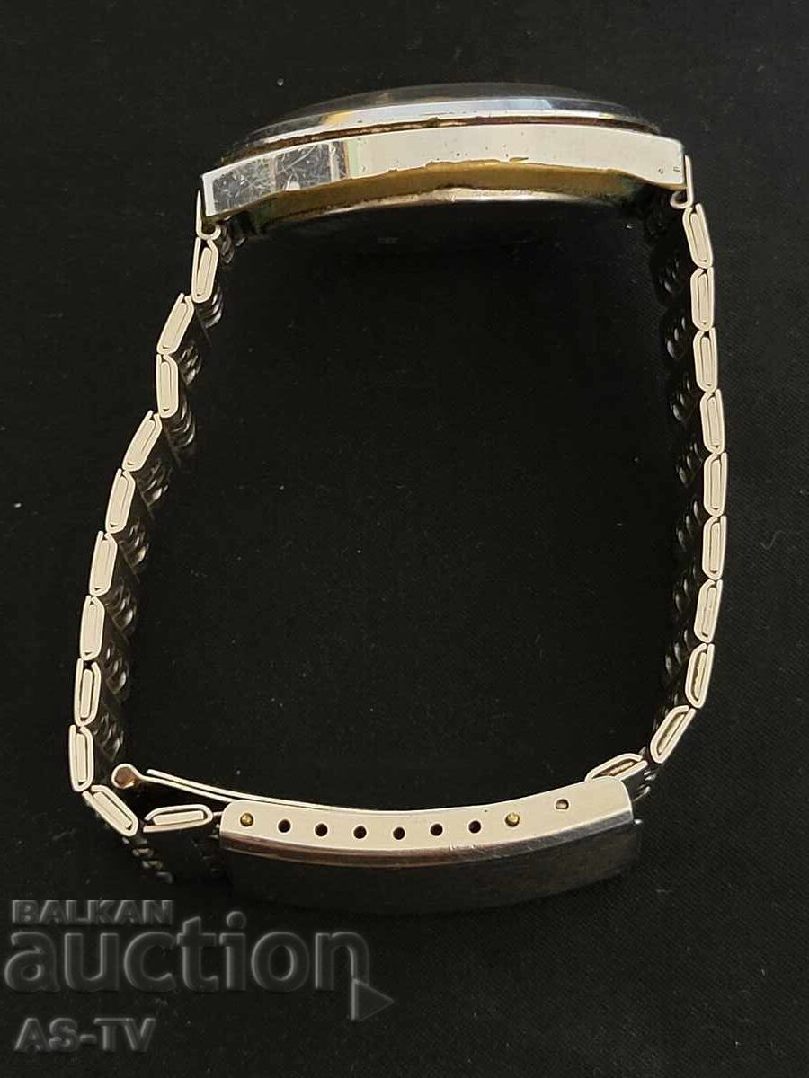 Παράδοση Ρολόι Raketa με ημερολόγιο για επισκευή