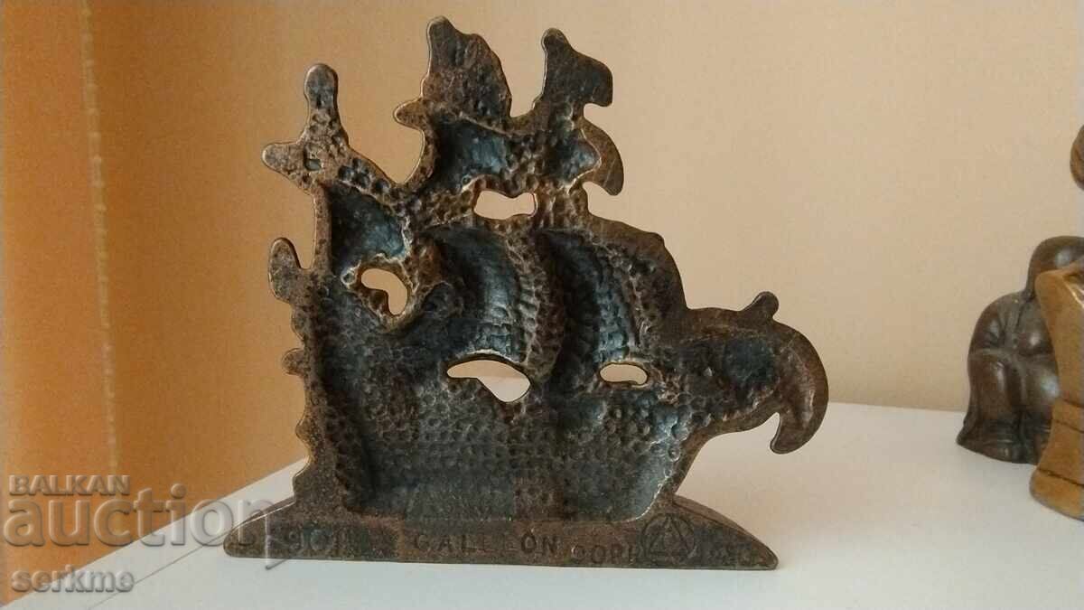 Χάλκινη φιγούρα με τιμή 40.00 BGN | € 20.45 Χάλκινη φιγούρα με τιμή 40.00 BGN | € 20.45