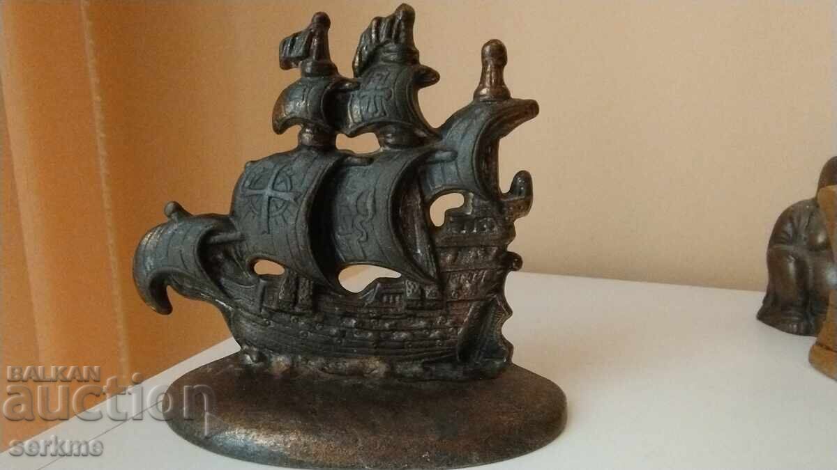 Χάλκινη φιγούρα Χάλκινη φιγούρα