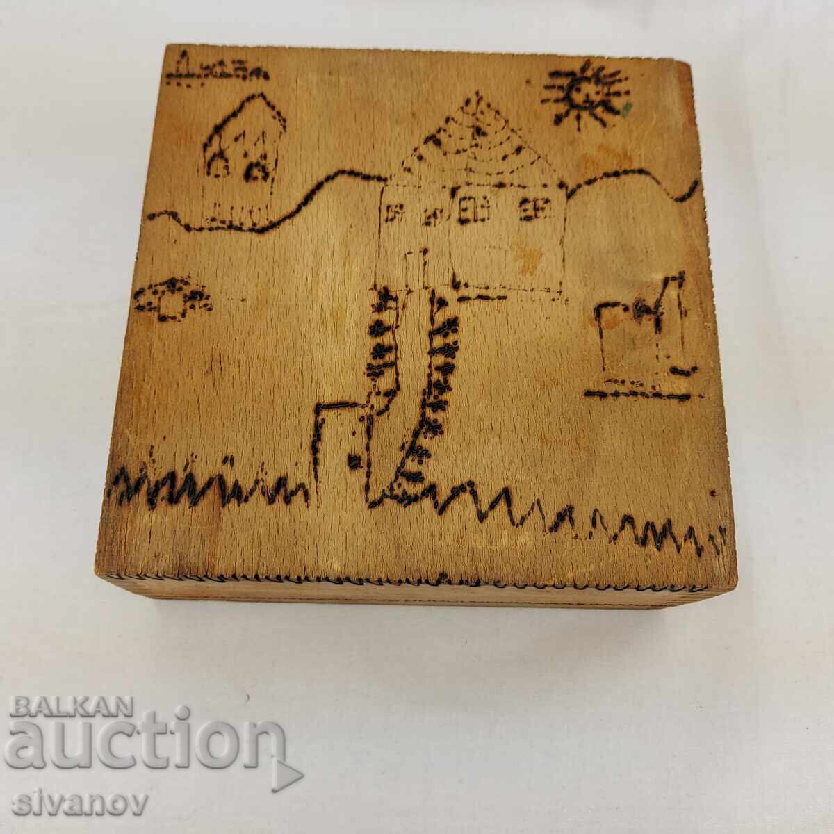 Livrarea Cutie veche de lemn pentru bijuterii #2693