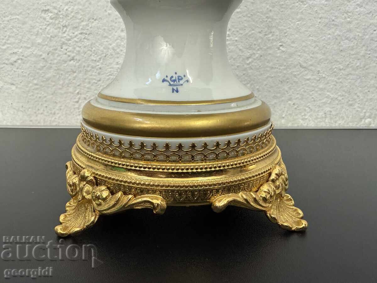 Porcelain bust of a woman - Capodimonte. No. 7511 - 7