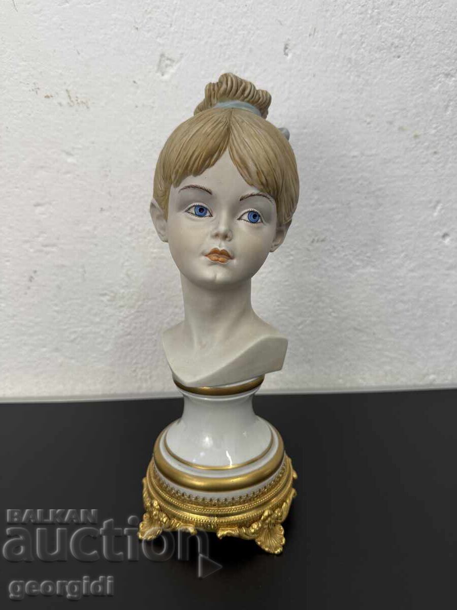 Porcelain bust of a woman - Capodimonte. No. 7511