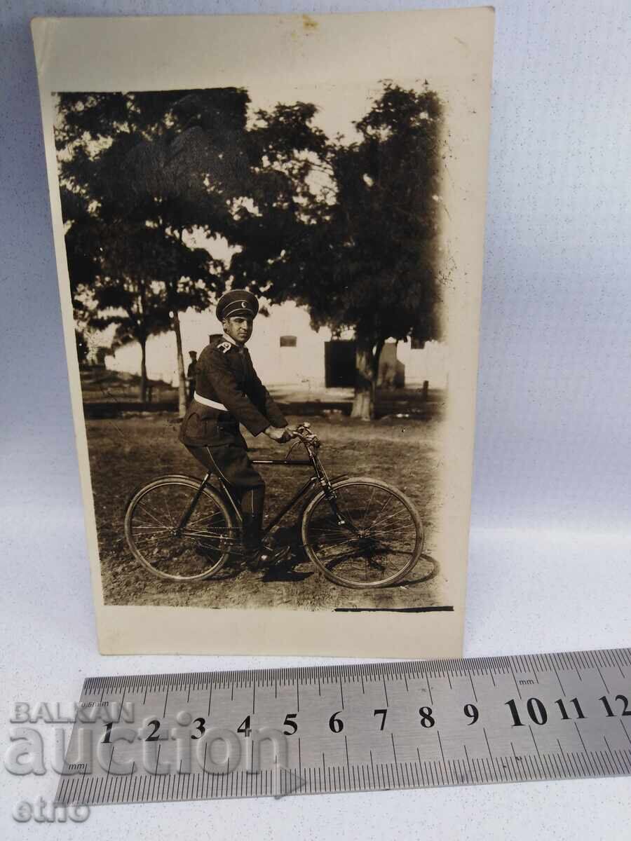 Παράδοση ΒΑΣΙΛΙΚΗ ΦΩΤΟΓΡΑΦΙΑ, ΣΤΟΛΗ, ΣΠΑΘΙ, ΠΟΔΗΛΑΤΟ, ΤΡΟΧΟΣ Παράδοση ΒΑΣΙΛΙΚΗ ΦΩΤΟΓΡΑΦΙΑ, ΣΤΟΛΗ, ΣΠΑΘΙ, ΠΟΔΗΛΑΤΟ, ΤΡΟΧΟΣ