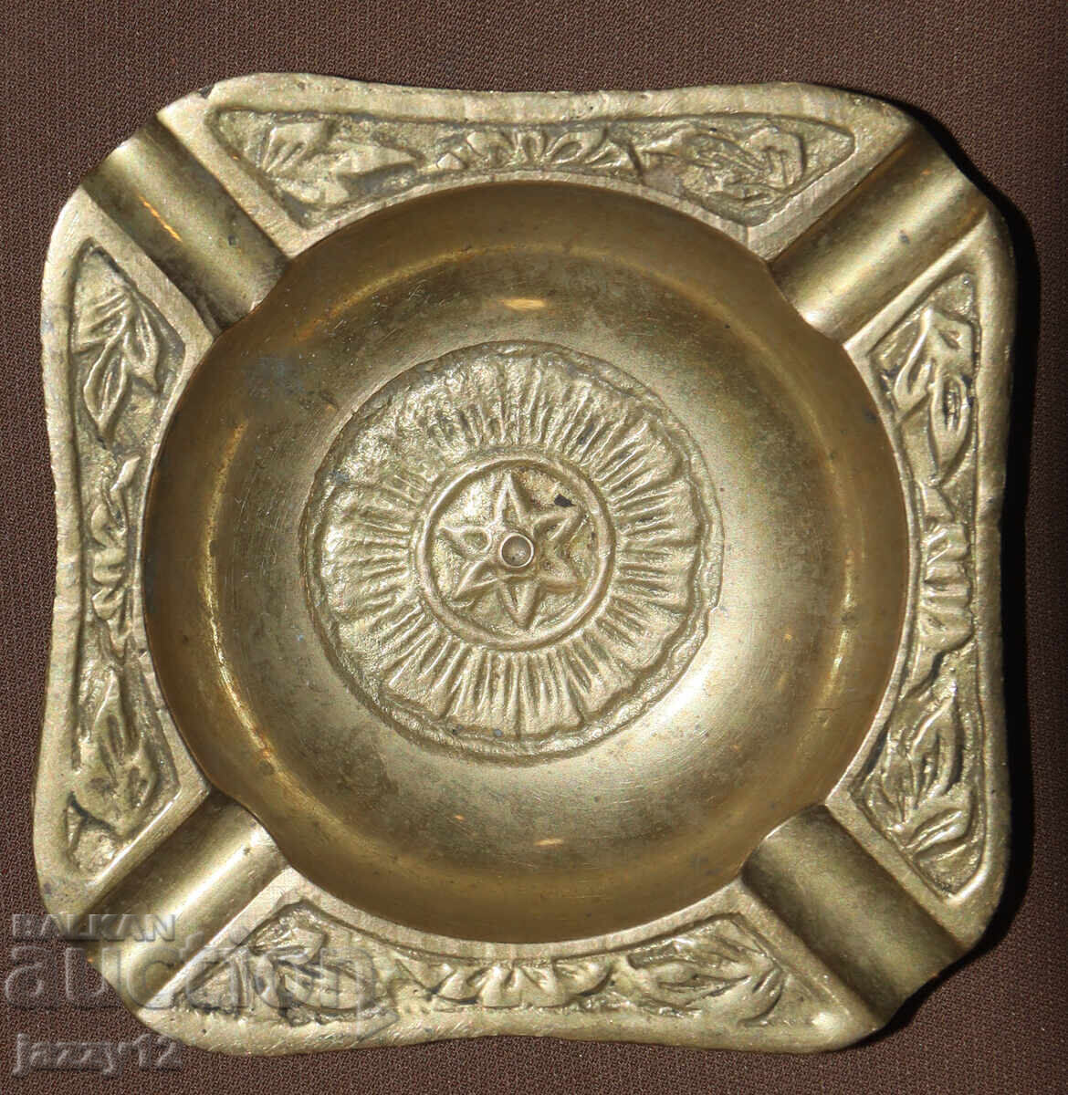 Παλιό διακοσμητικό ορειχάλκινο τασάκι