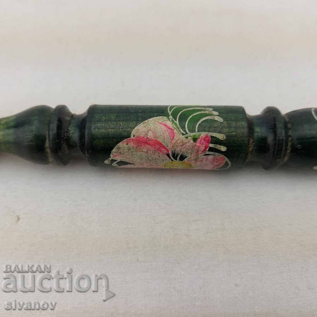 Licitație Creion vechi din lemn lucrat manual cu motive florale #2716
