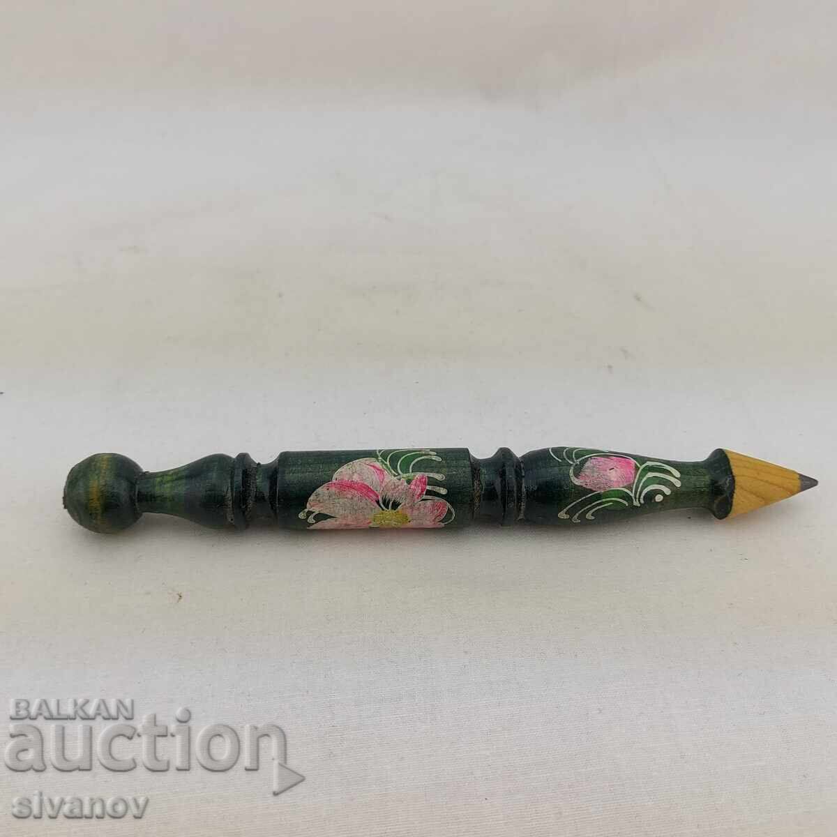 Creion vechi din lemn lucrat manual cu motive florale #2716
